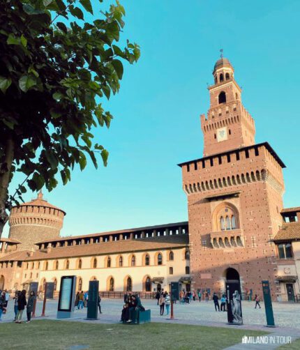 castello sforzesco milano tour paola caronni